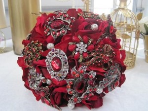 christmas-wedding-brooch-bouquet